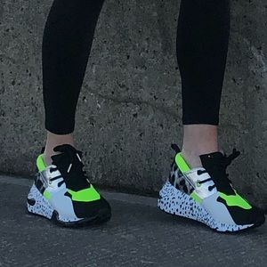 Steve Madden Cliff Animal Neon Green Sneaker (7.5)